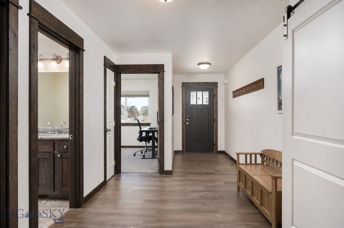 300 Crockett Way Property Photo 8