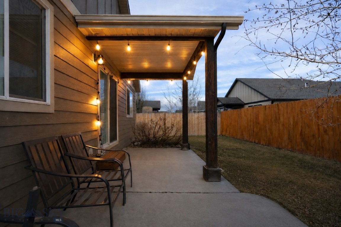300 Crockett Way Property Photo 18