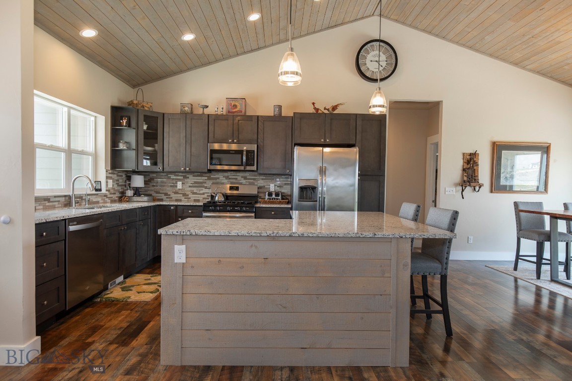 14 Sharptail Place Property Photo 3
