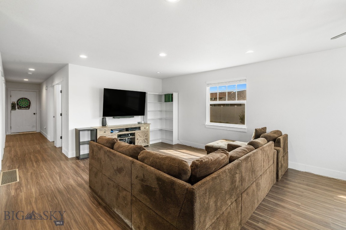 255 Johnson Avenue Property Photo 2