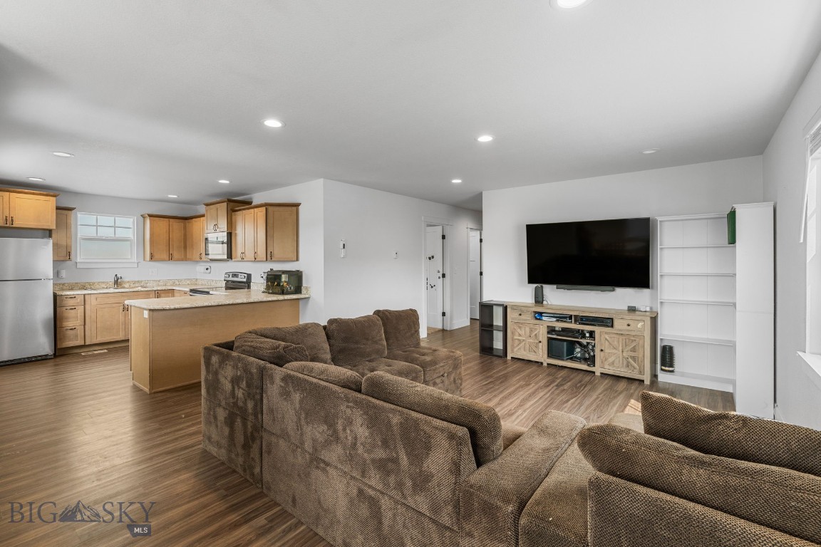 255 Johnson Avenue Property Photo 3