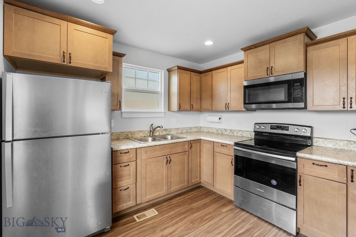 255 Johnson Avenue Property Photo 6