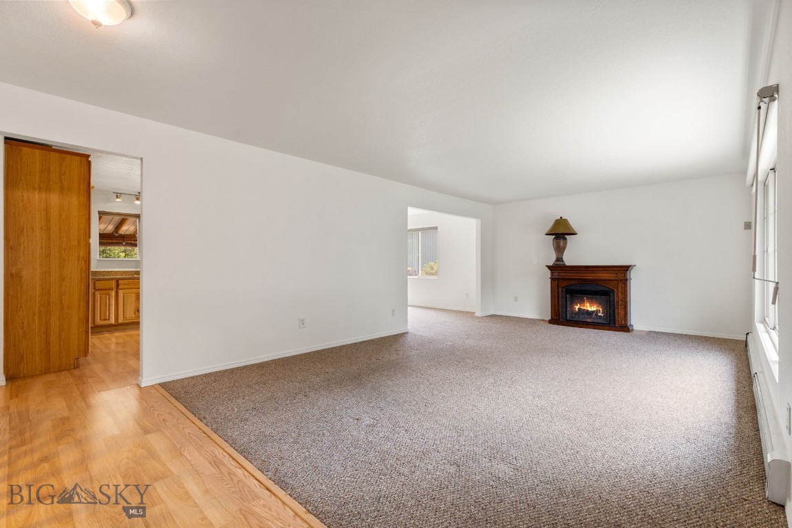312 N 22nd Avenue Property Photo 5