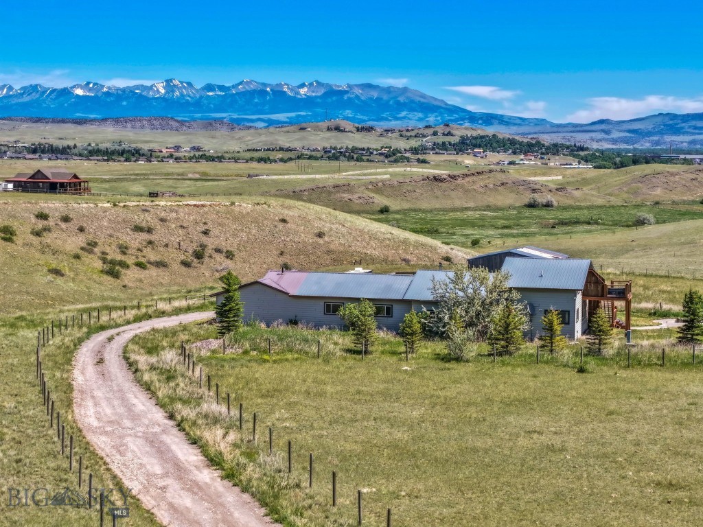 30 Wineglass Loop N Property Photo 1
