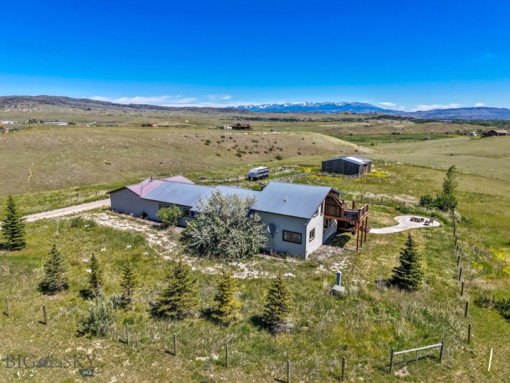 30 Wineglass Loop N Property Photo 3
