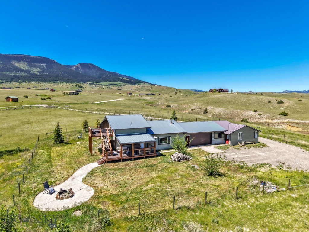 30 Wineglass Loop N Property Photo 4