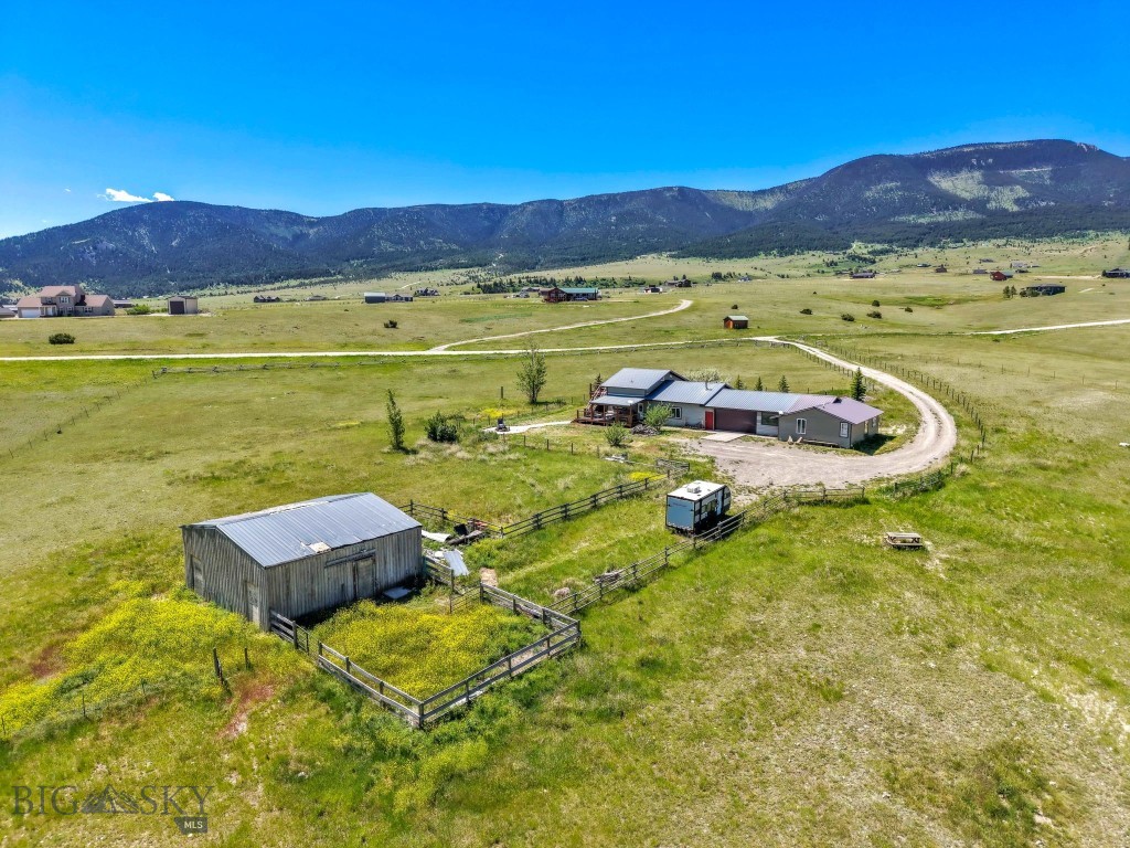 30 Wineglass Loop N Property Photo 5