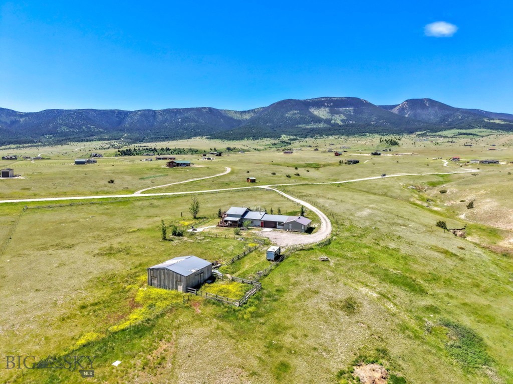 30 Wineglass Loop N Property Photo 8