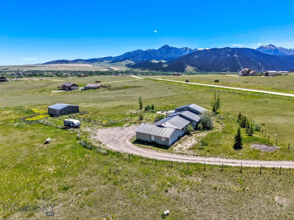 30 Wineglass Loop N Property Photo 10