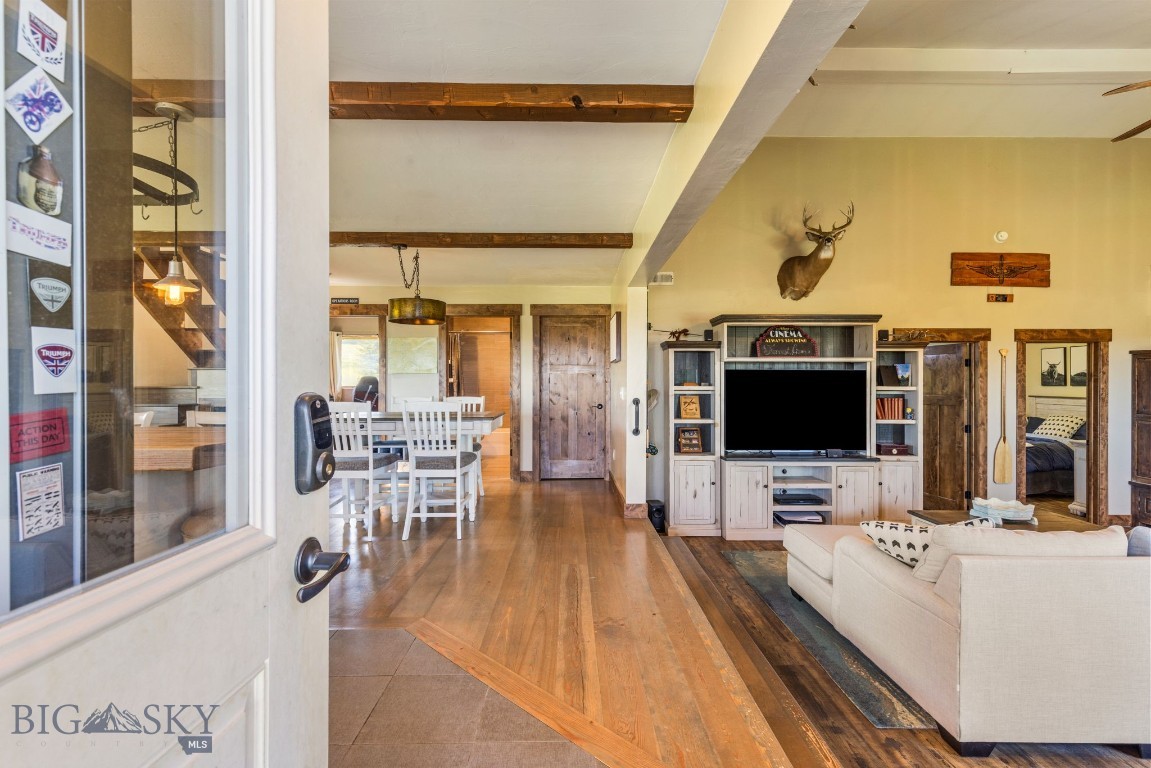 30 Wineglass Loop N Property Photo 13