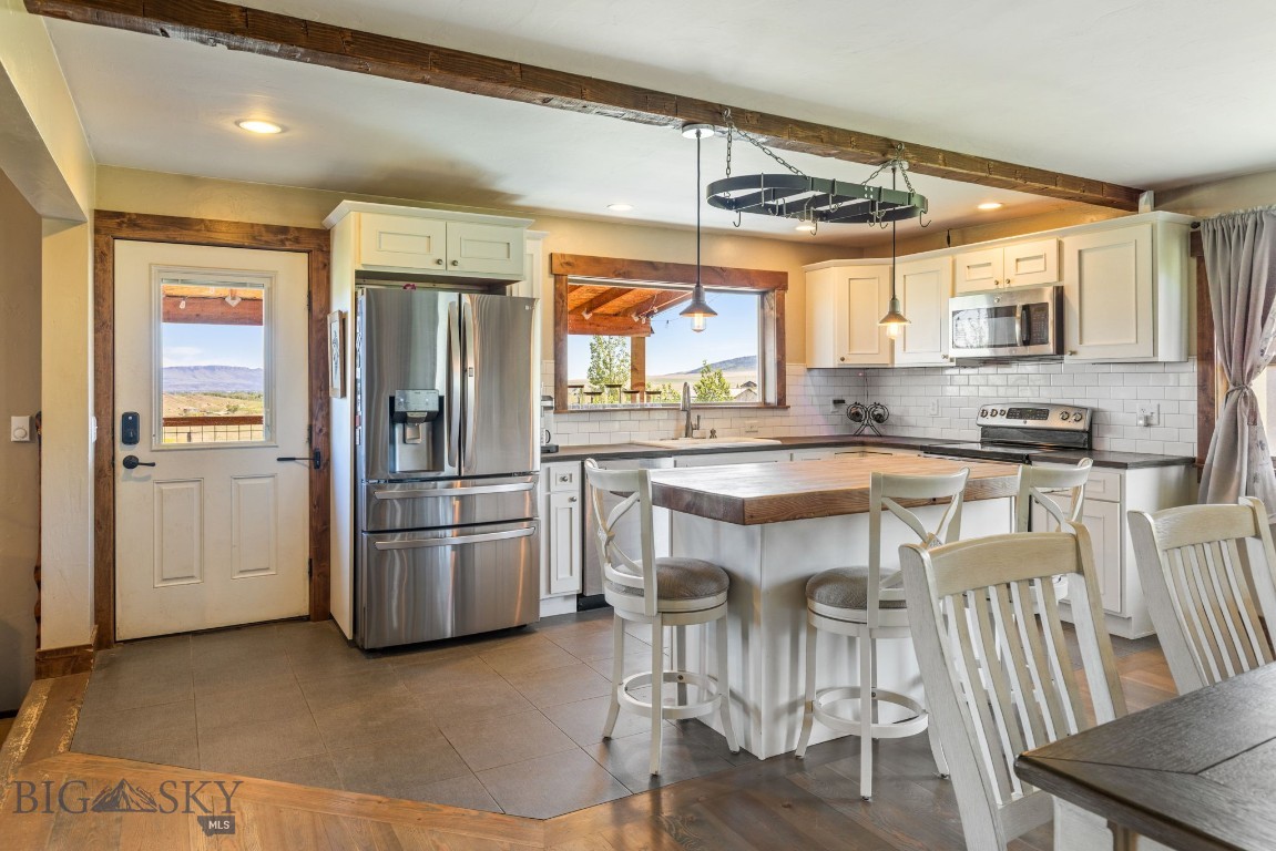 30 Wineglass Loop N Property Photo 14