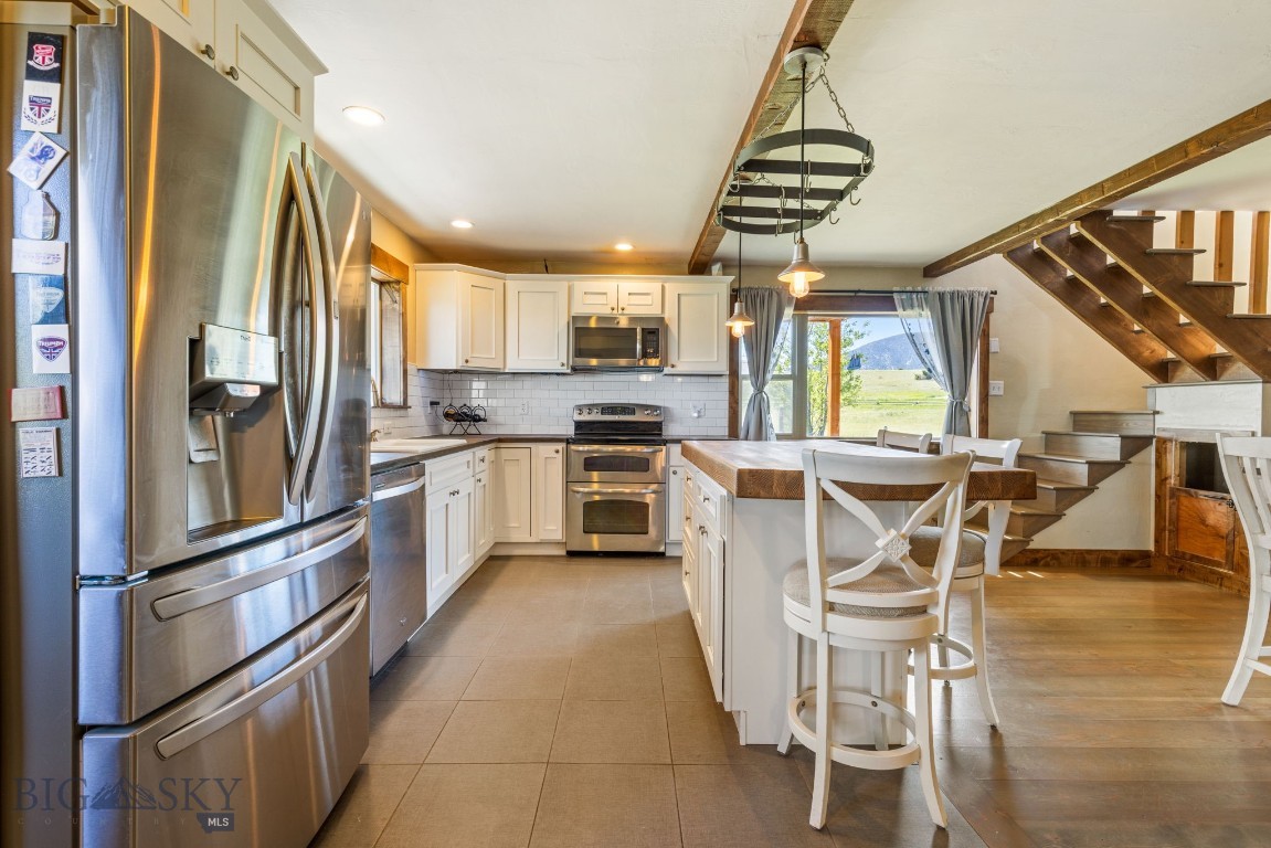 30 Wineglass Loop N Property Photo 15