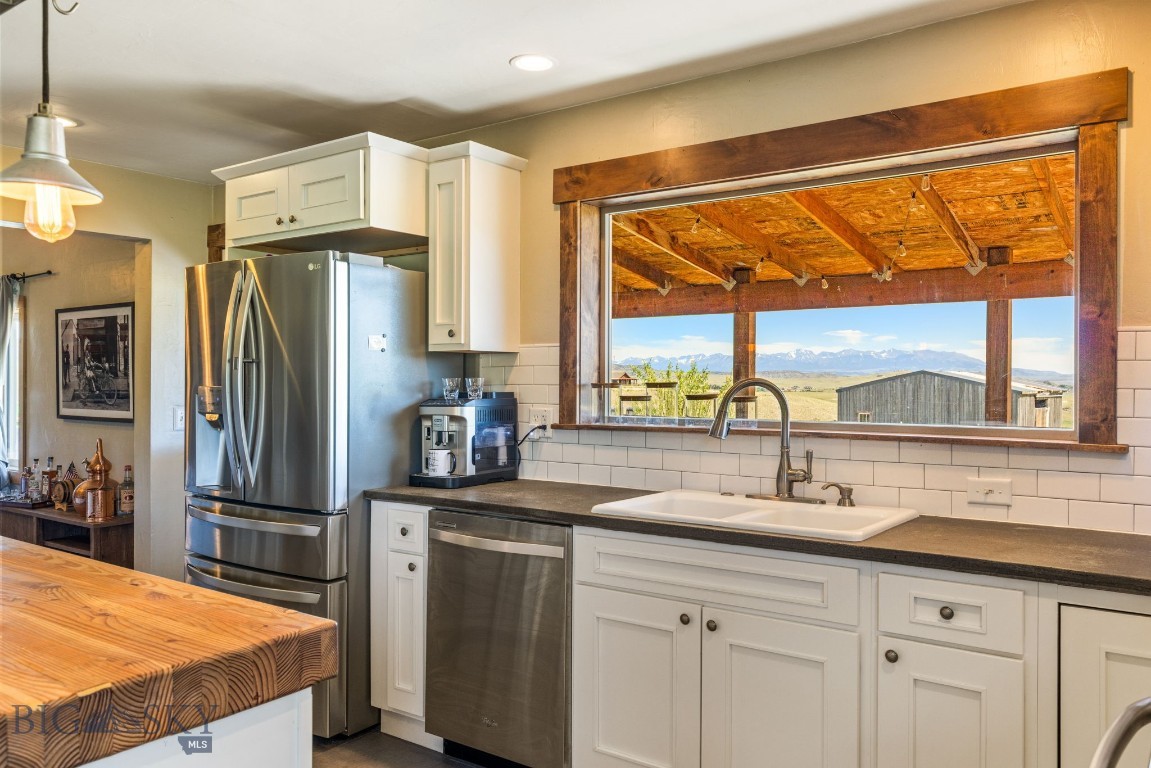 30 Wineglass Loop N Property Photo 19