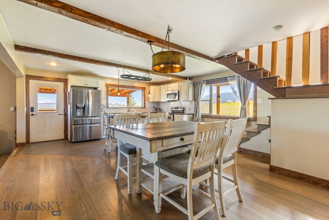 30 Wineglass Loop N Property Photo 22