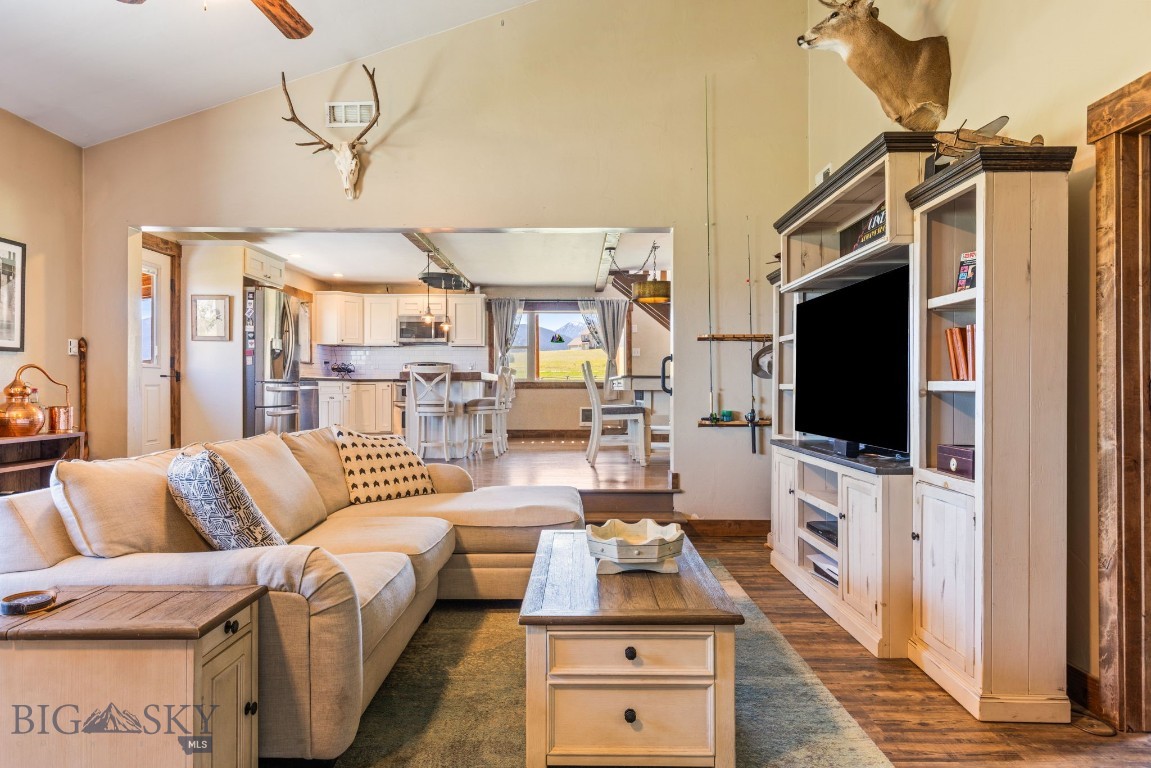 30 Wineglass Loop N Property Photo 33