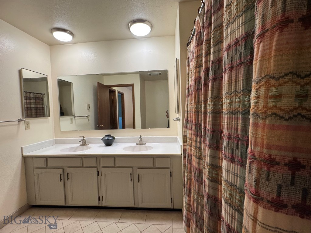 10 Gallatin Drive C Property Photo 14