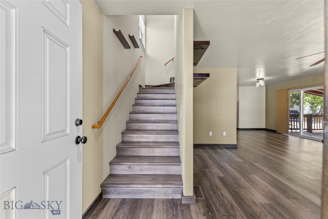 618 N River Rock Drive Property Photo 4