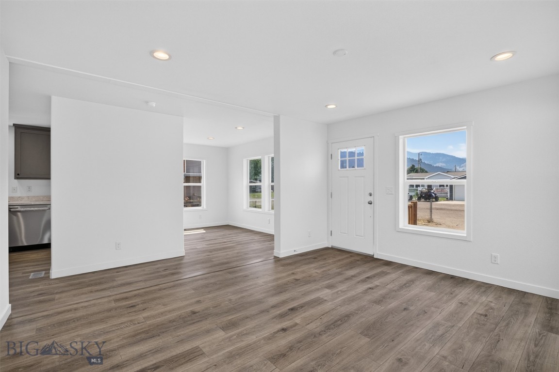 306 S Cook Street Property Photo 6