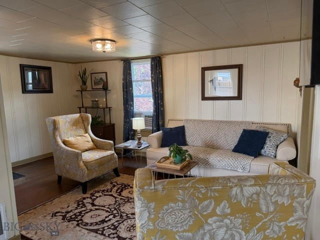 422 E Center Property Photo 5