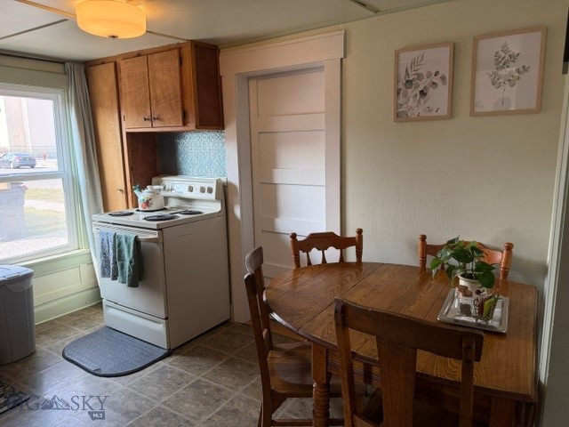 422 E Center Property Photo 8