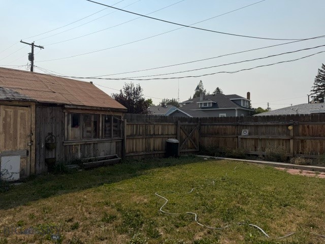 422 E Center Property Photo 24