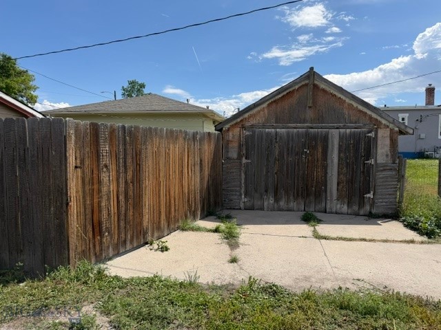 422 E Center Property Photo 26