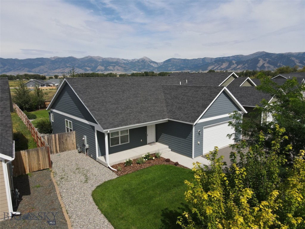 2245 Sturnella Property Photo 1