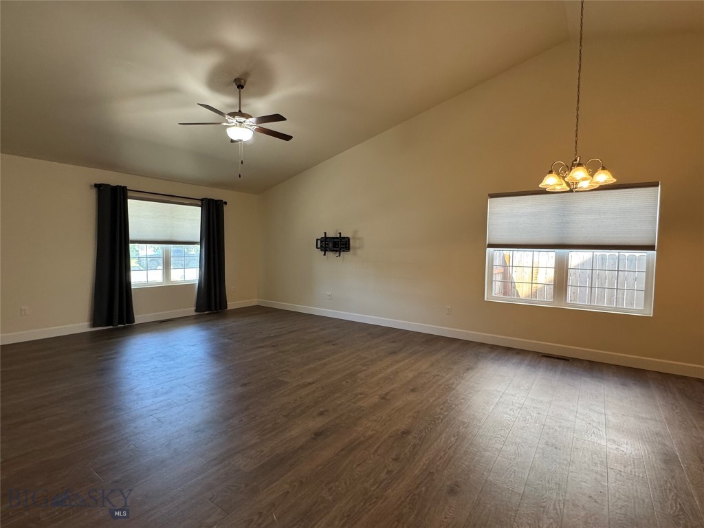 2245 Sturnella Property Photo 4