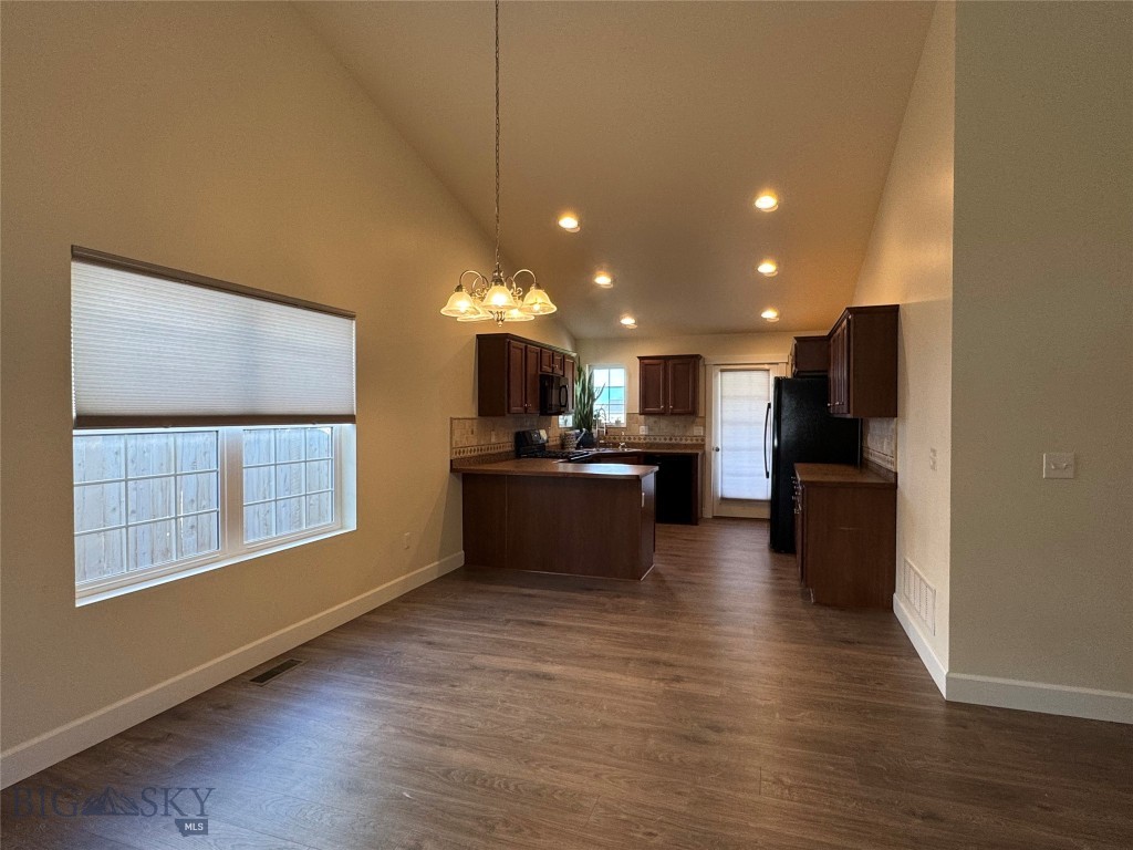 2245 Sturnella Property Photo 5