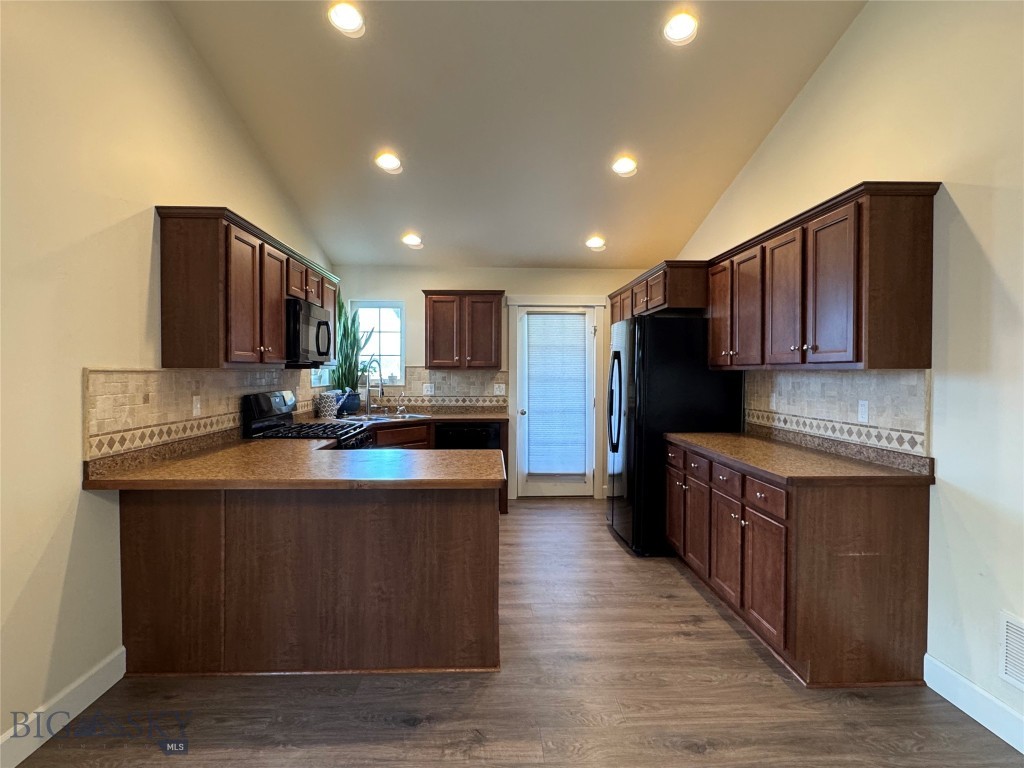 2245 Sturnella Property Photo 8