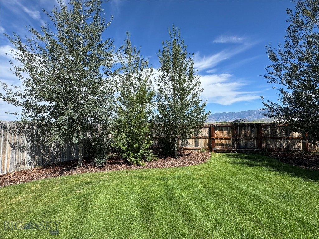 2245 Sturnella Property Photo 34