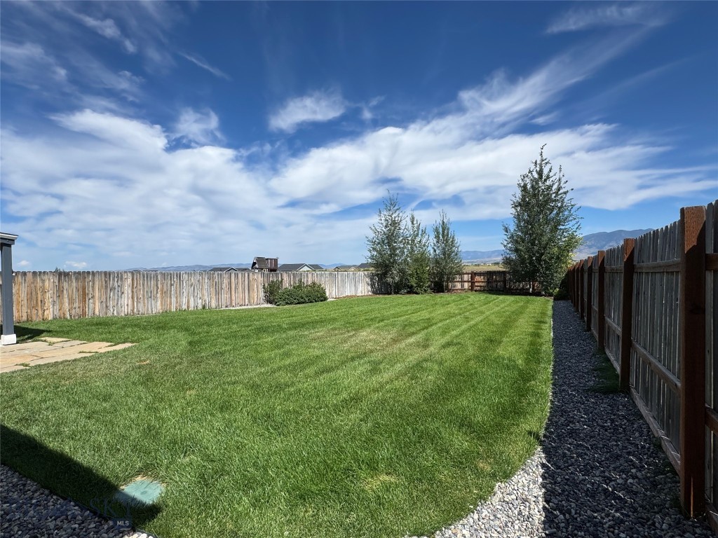 2245 Sturnella Property Photo 39