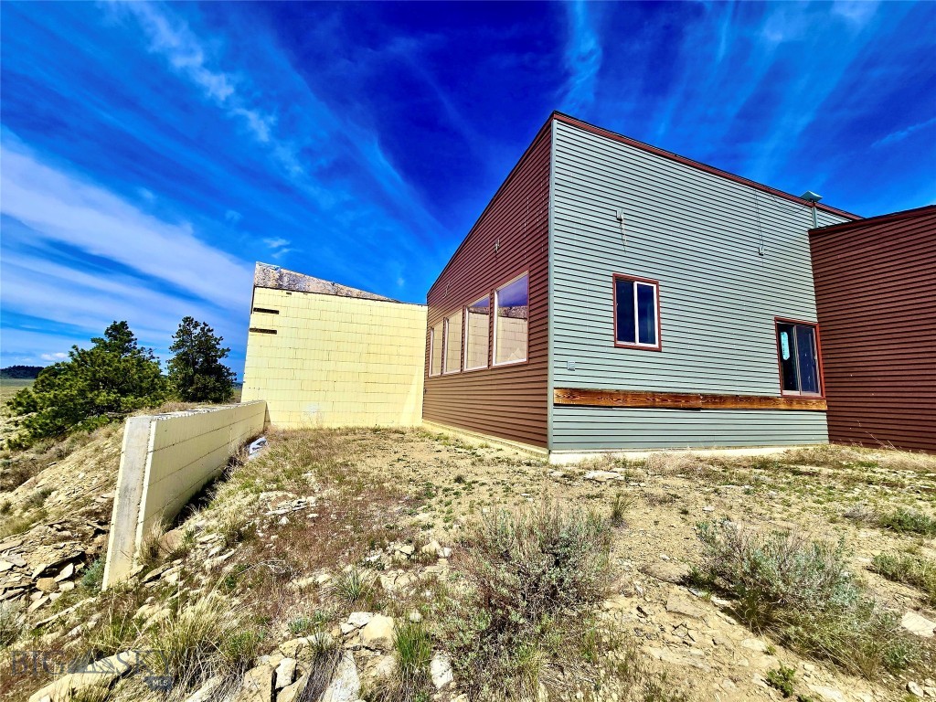 81 Studio Drive Property Photo 18