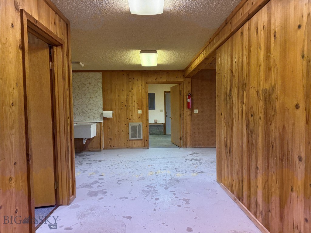 519 W 1st Avenue Property Photo 9