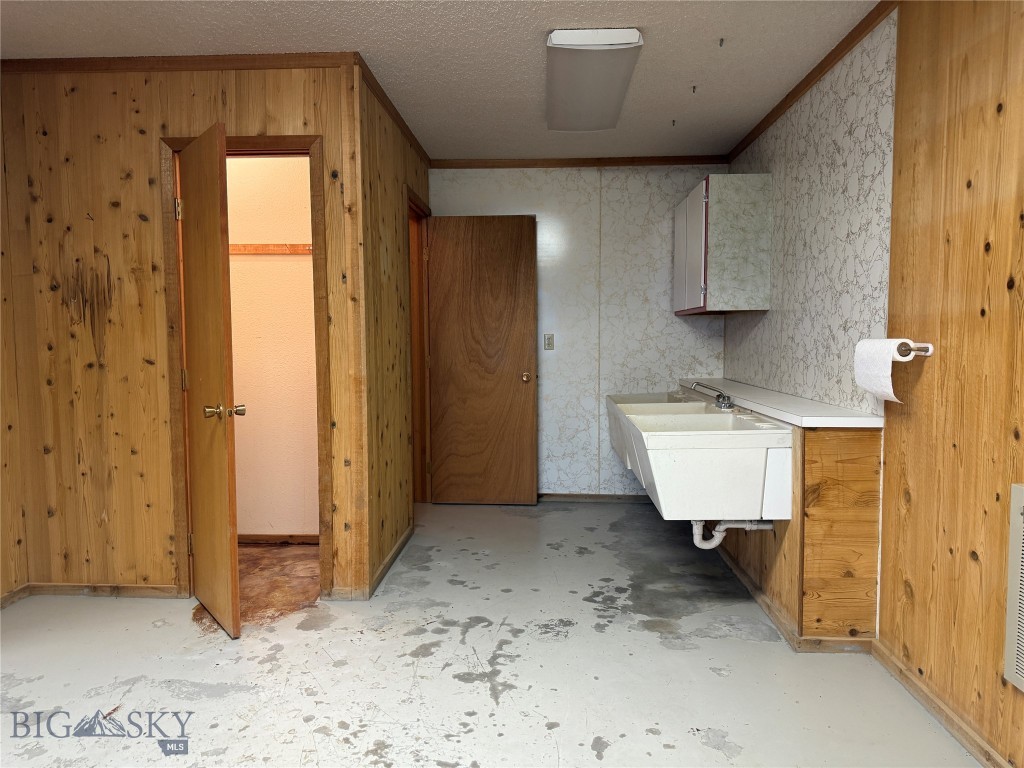 519 W 1st Avenue Property Photo 11