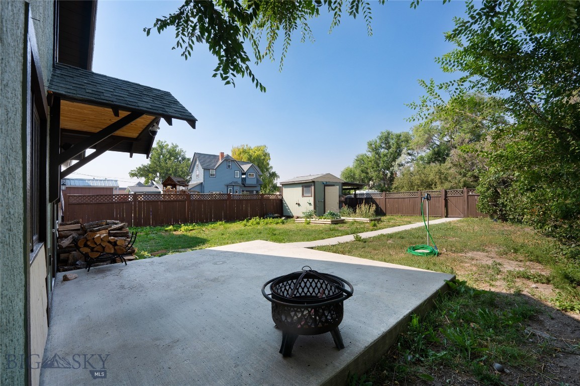 205 S Cedar Property Photo 6