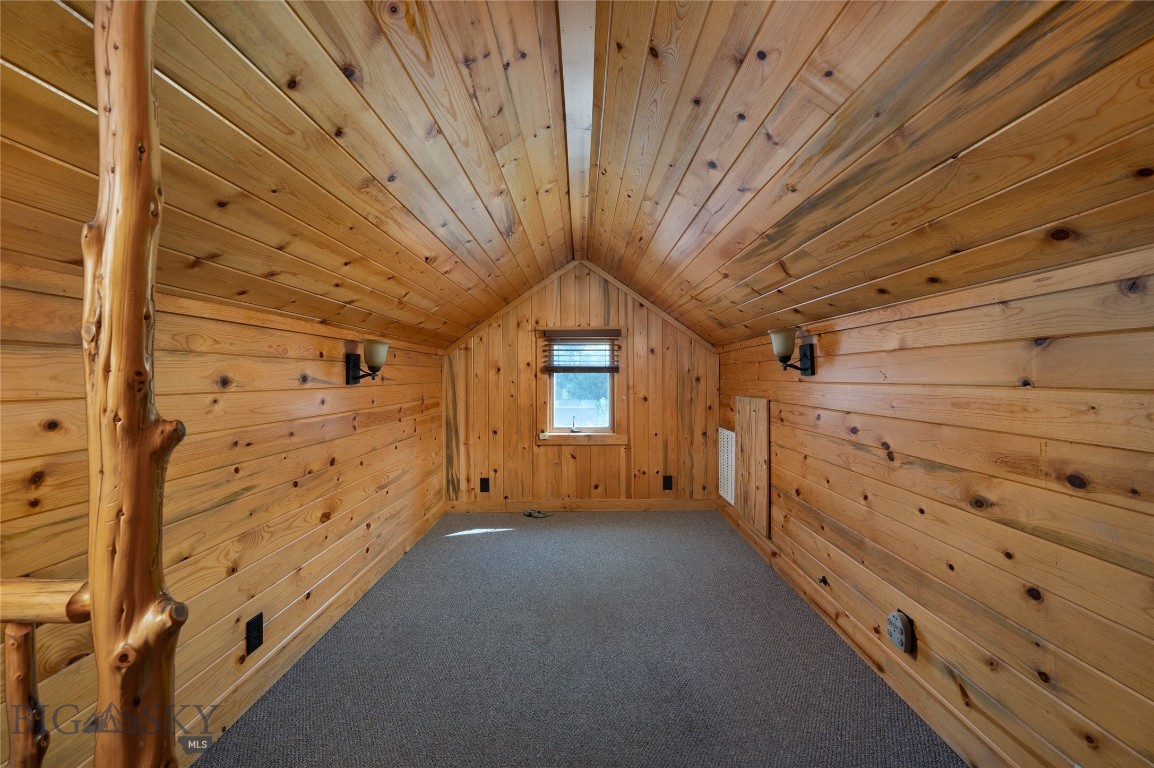 205 S Cedar Property Photo 8