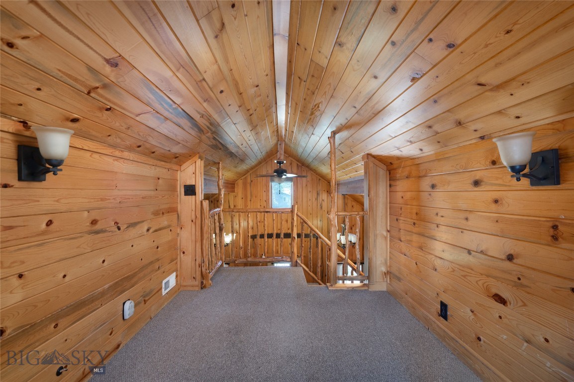 205 S Cedar Property Photo 10