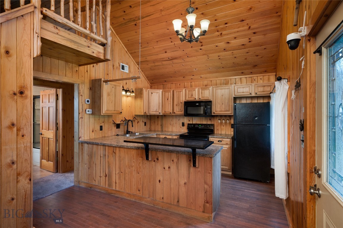 205 S Cedar Property Photo 14