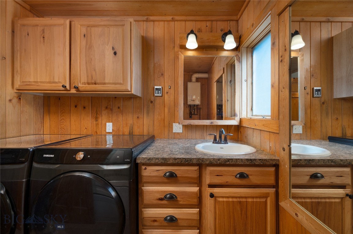 205 S Cedar Property Photo 21