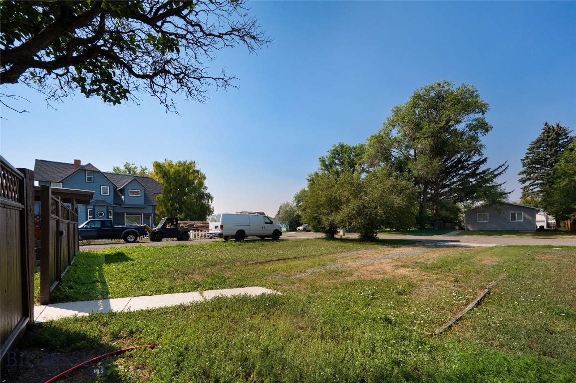 205 S Cedar Property Photo 25