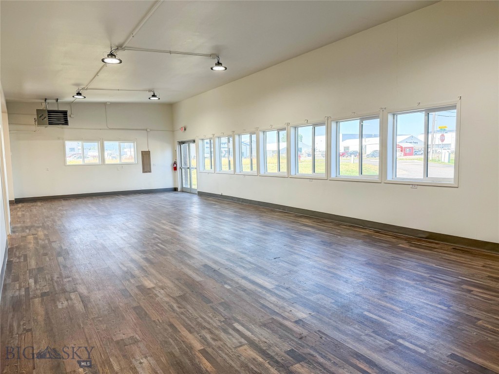 2104 Industrial Drive B Property Photo 5