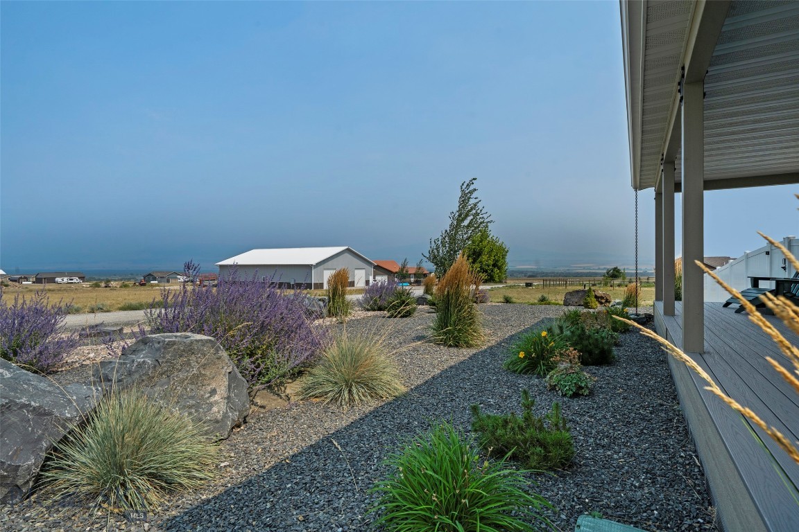 9 Blackfoot Trail Property Photo 2