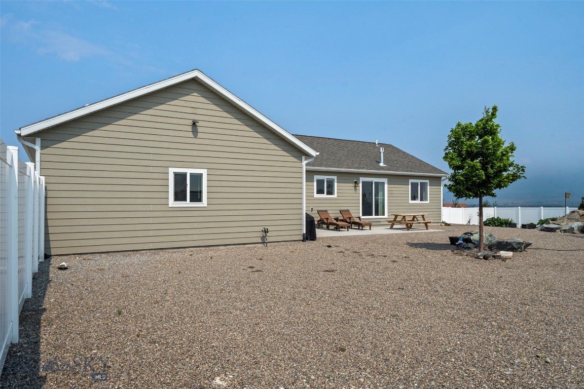 9 Blackfoot Trail Property Photo 10