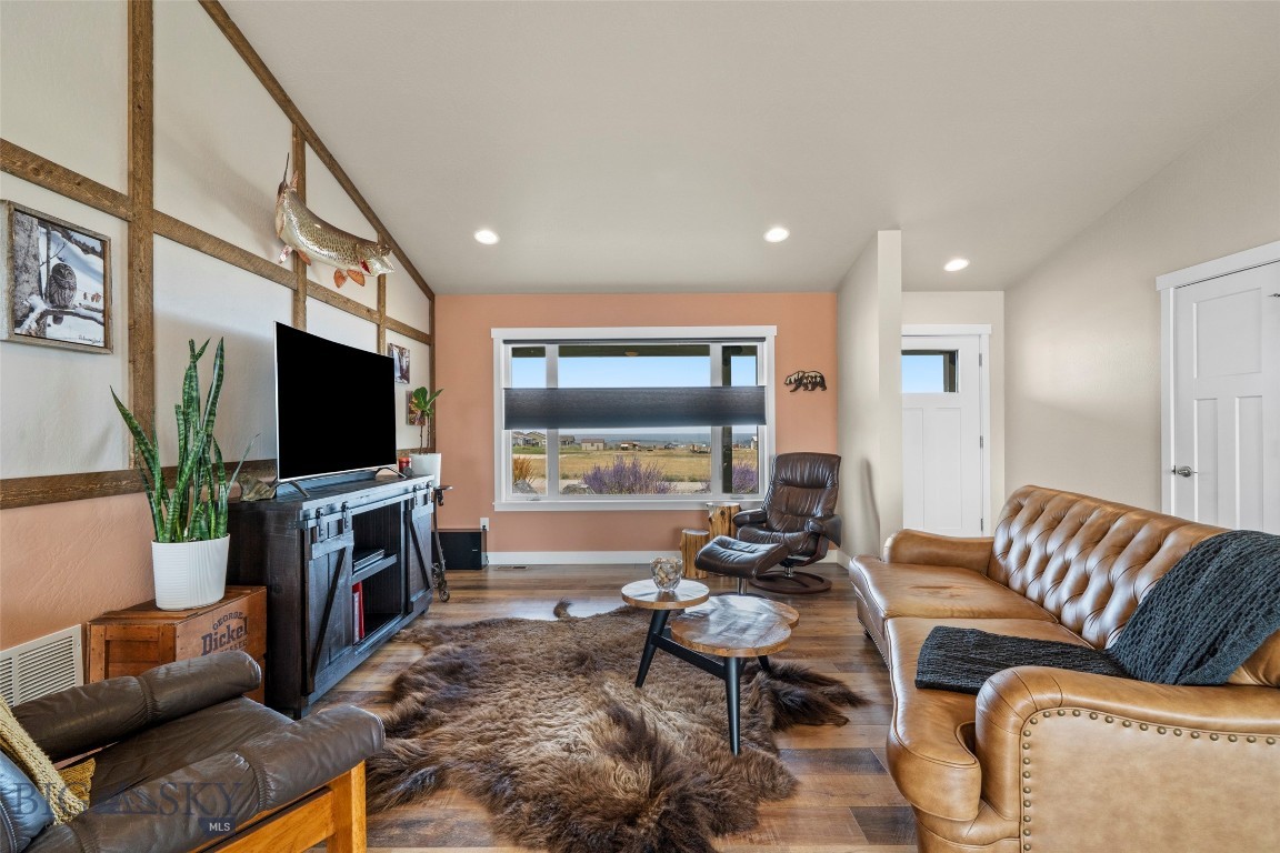 9 Blackfoot Trail Property Photo 11
