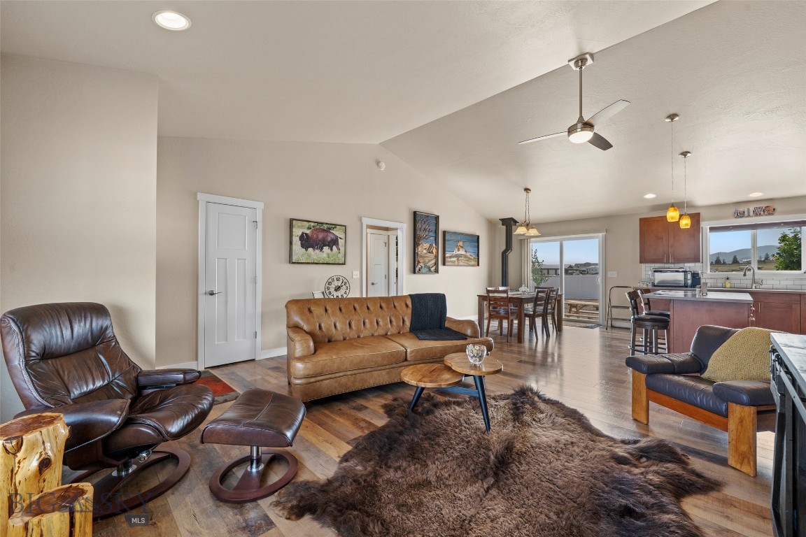 9 Blackfoot Trail Property Photo 12