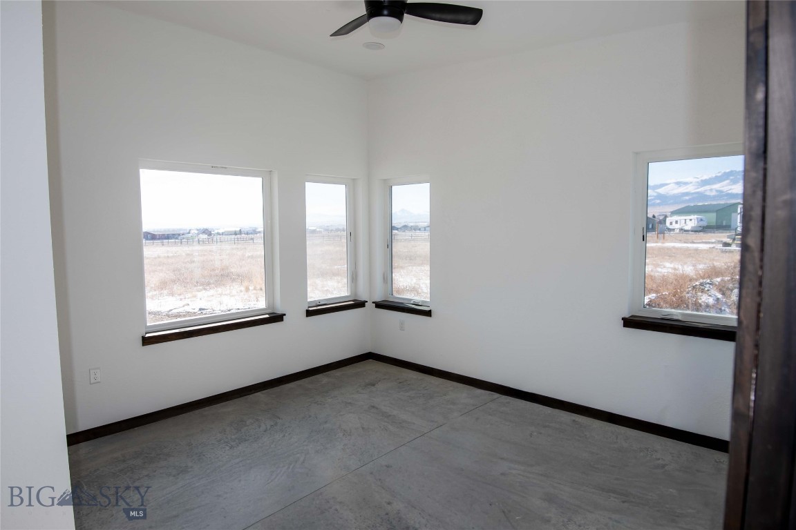 19 Berry Lane Property Photo 12
