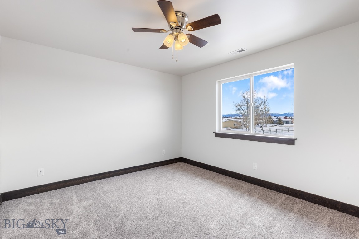 2022 Windjammer B Property Photo 29