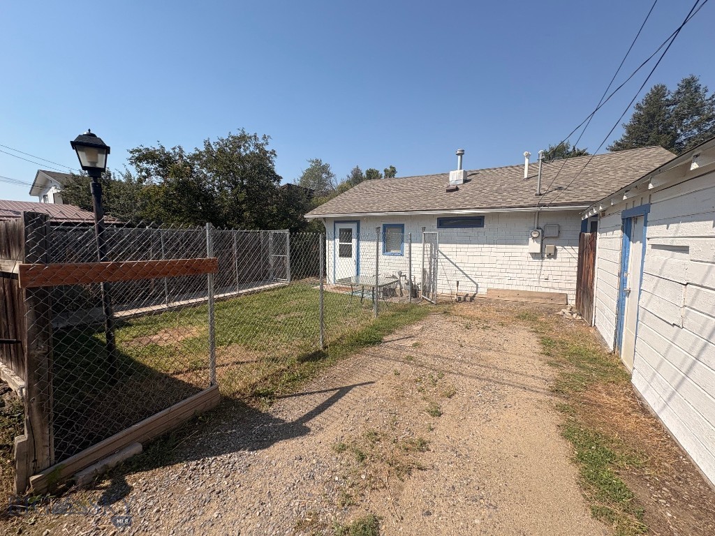 1914 Monroe Property Photo 12