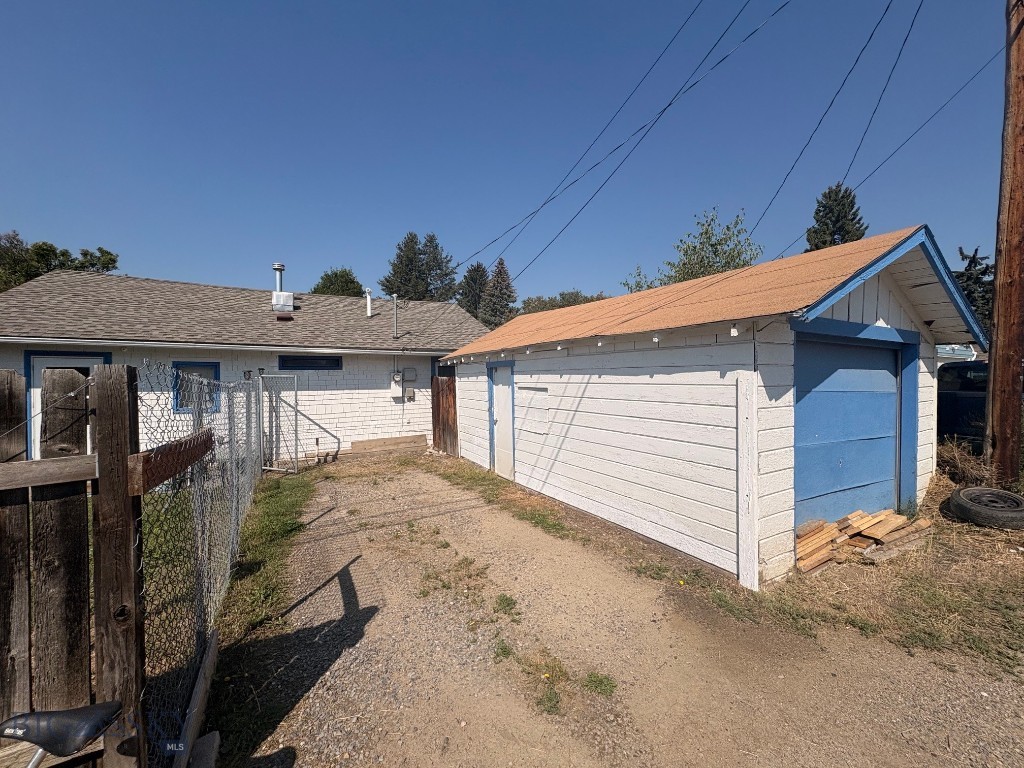 1914 Monroe Property Photo 13